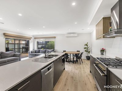 32 Lancelot Avenue, Clyde