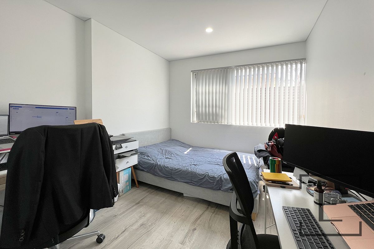4 / 12 Mandemar Avenue, Homebush West