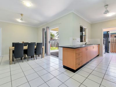 11 Buckingham Street, Gunn