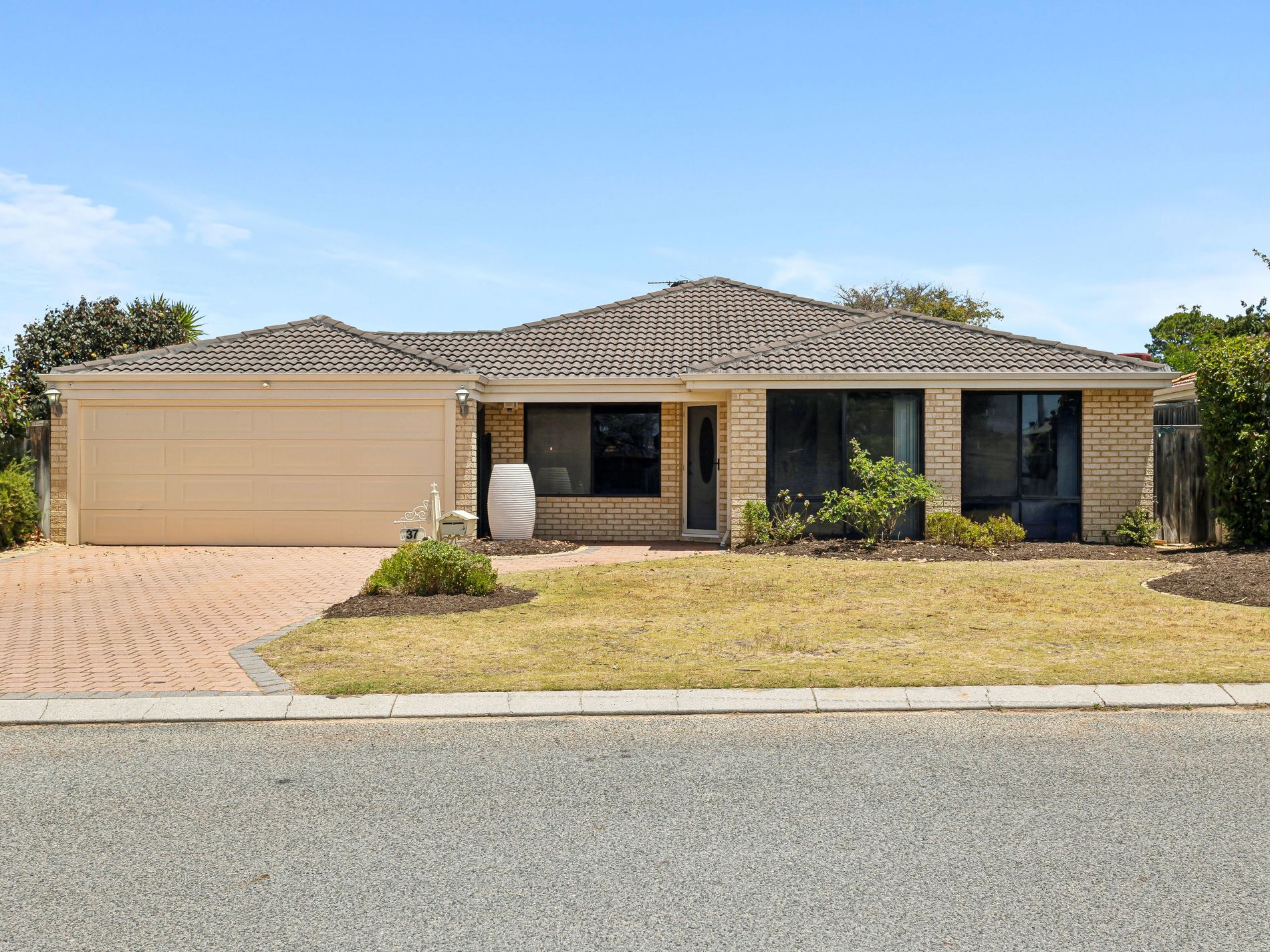 37 Star Bush Crescent, Ellenbrook