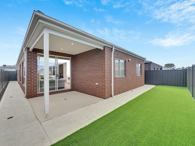 10 Ardisia Way, Manor Lakes