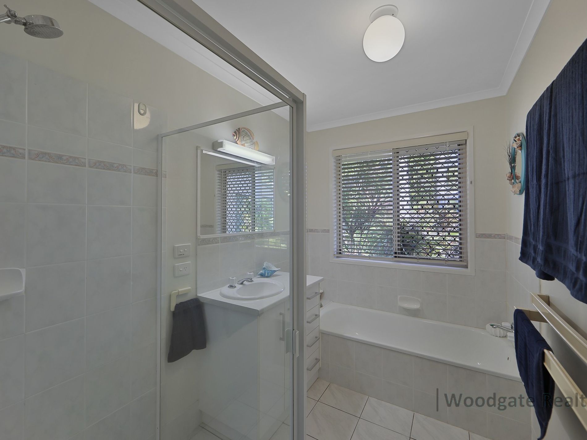 5 Hussar Ct, Woodgate