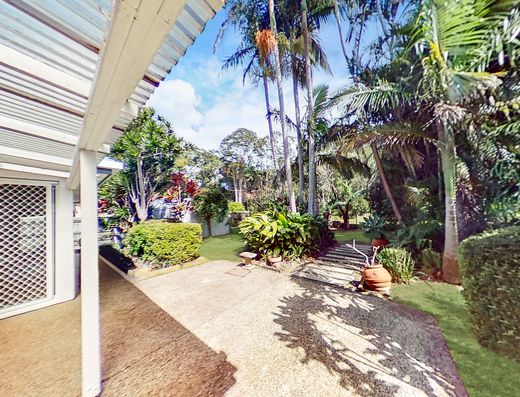3 Bedroom home with established garden and solar power image 11