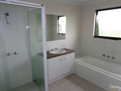 2 / 30 Simon Court, Hampton Park
