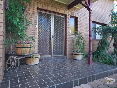 4 Brigalow Avenue, Dubbo