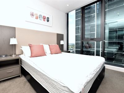 2711 / 151 City Road, Southbank