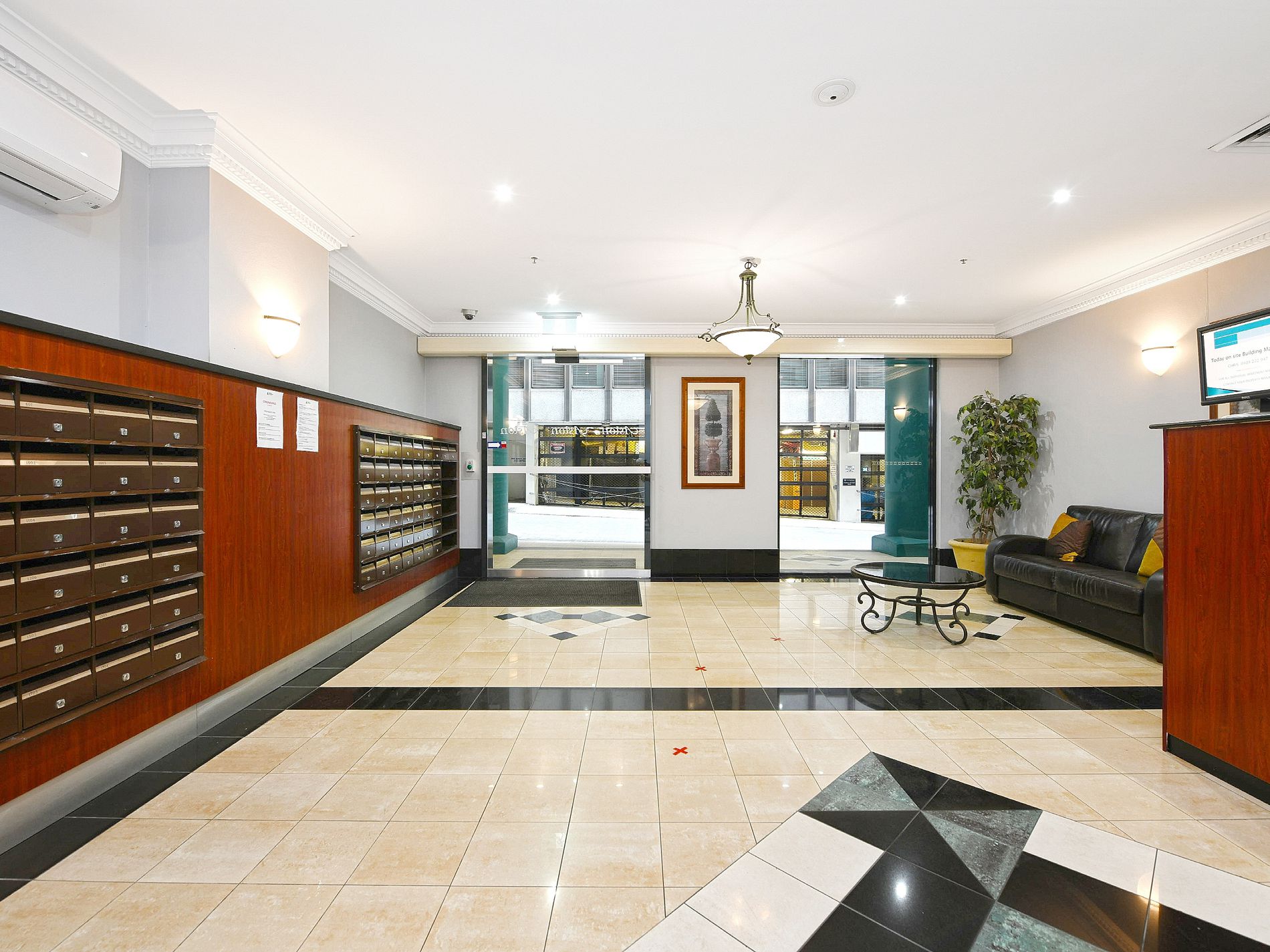 2202 / 1 Hosking Place, Sydney