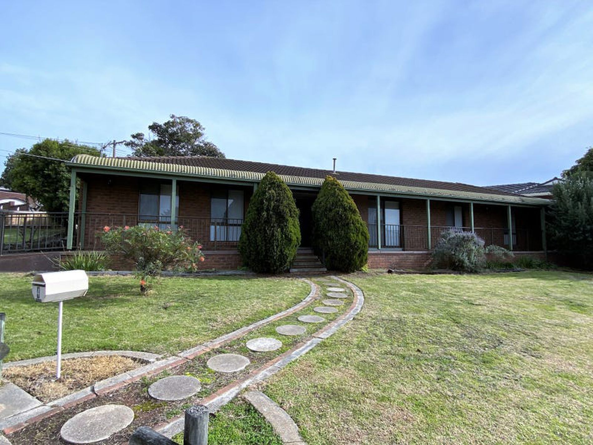 4 Royal Crescent, Hamlyn Heights