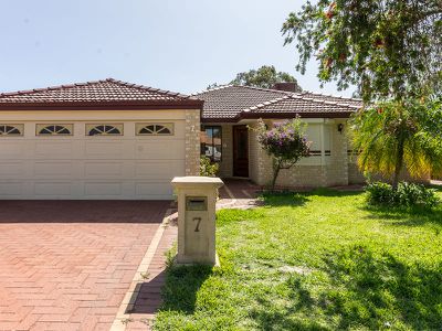 7 Cueesun Court, Redcliffe