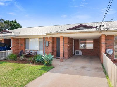 2 / 2 Burkett Dr, Hannans