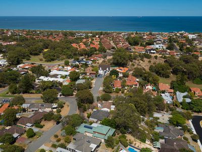 4 Davy Street, Wembley Downs