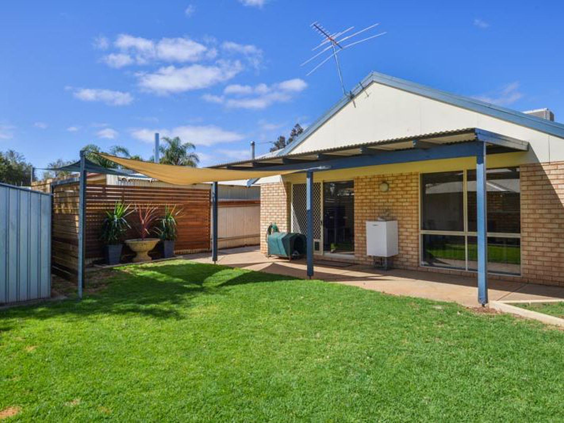 4B Nepean Grove, Hannans