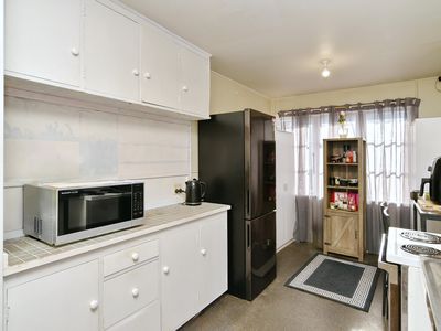 1 / 38 Fenchurch Street, Redwood