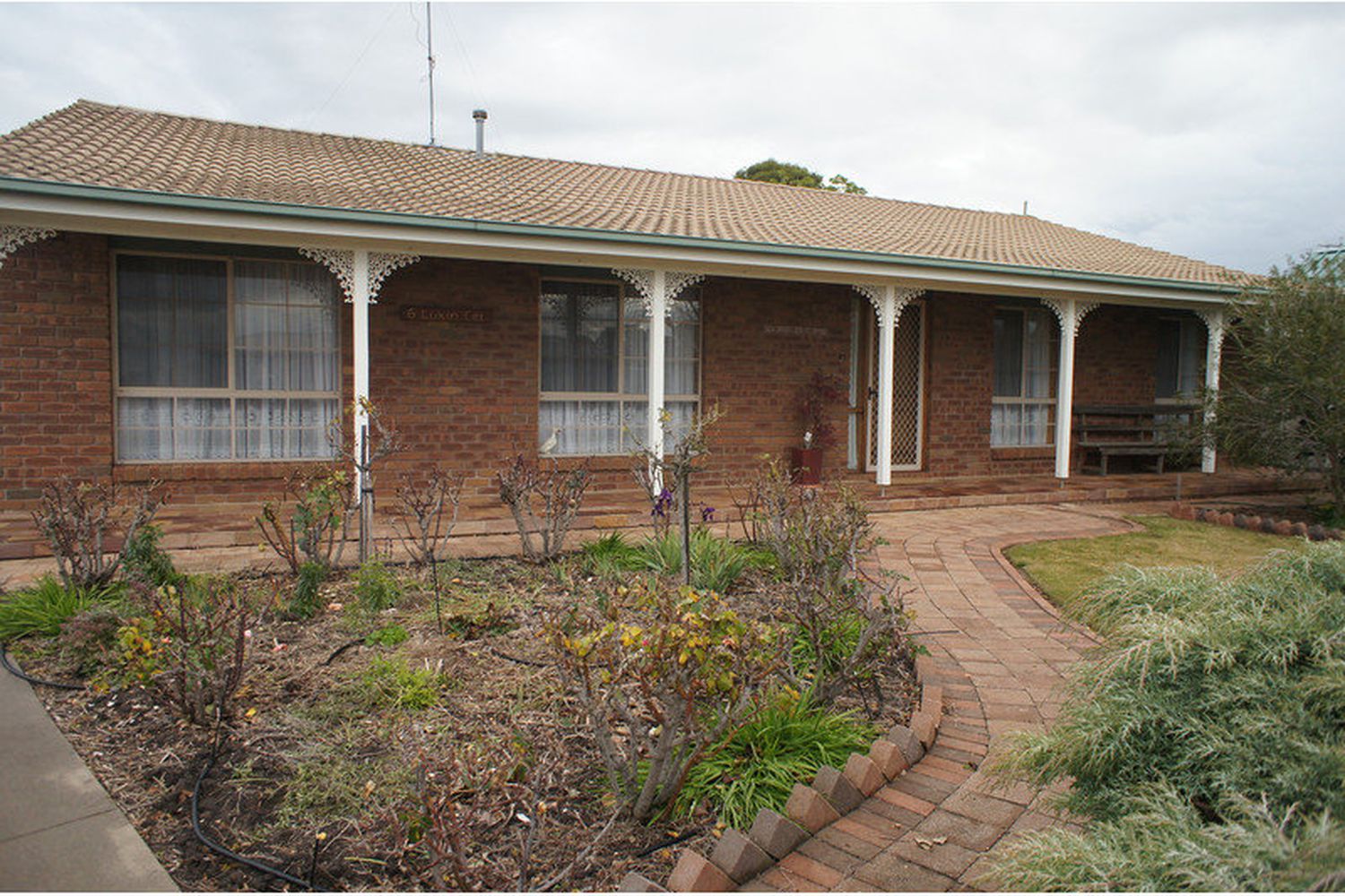 6 Lukin Court, Horsham