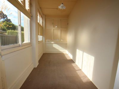 2 / 272 Latrobe Terrace, Newtown