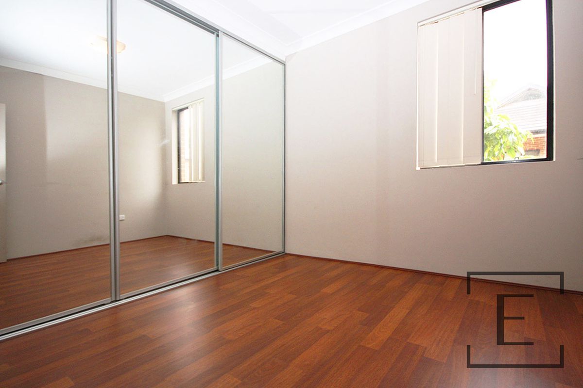 8 / 47 Henley Road, Homebush West