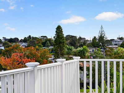 20 & 20A Brian Crescent, Stanmore Bay
