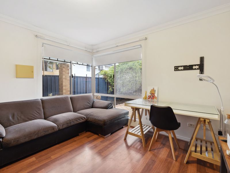 2 Stannard Street, St James