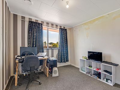 24 Hunt Terrace, Wakefield