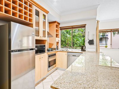 1114 / 2-10 Greenslopes Street, Cairns North