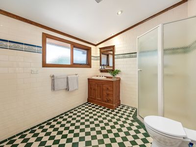 6  Webb Avenue , Glenside