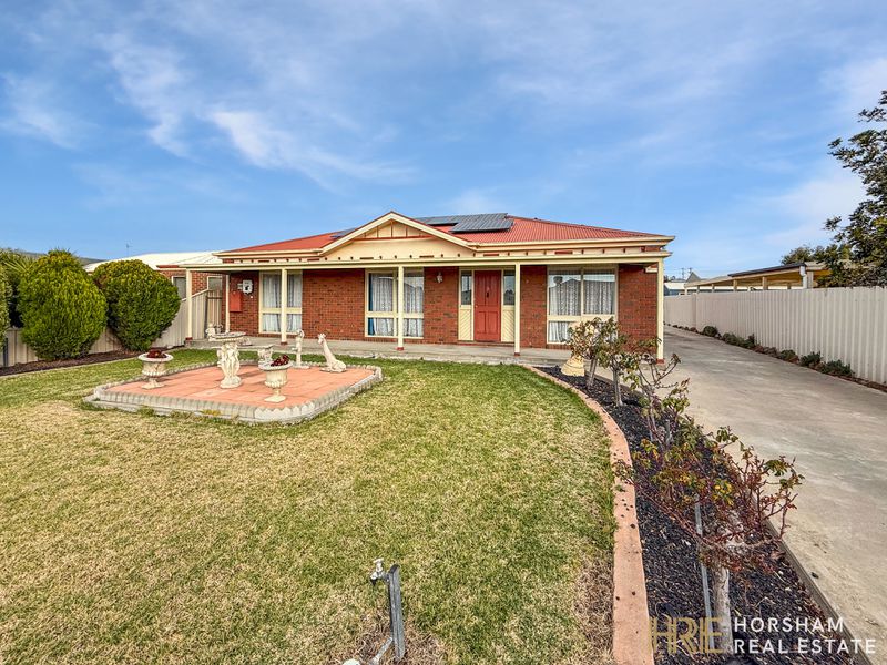 12 Tobruk Street, Horsham