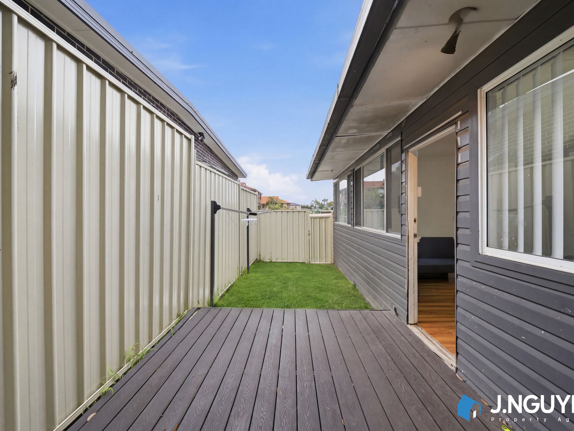 8 & 8a O'shannassy St, Mount Pritchard