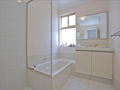 1/54 Stewart Street, Scarborough