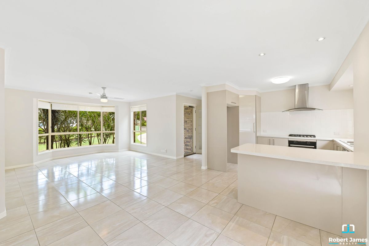 27 Tinaroo Place, Tewantin