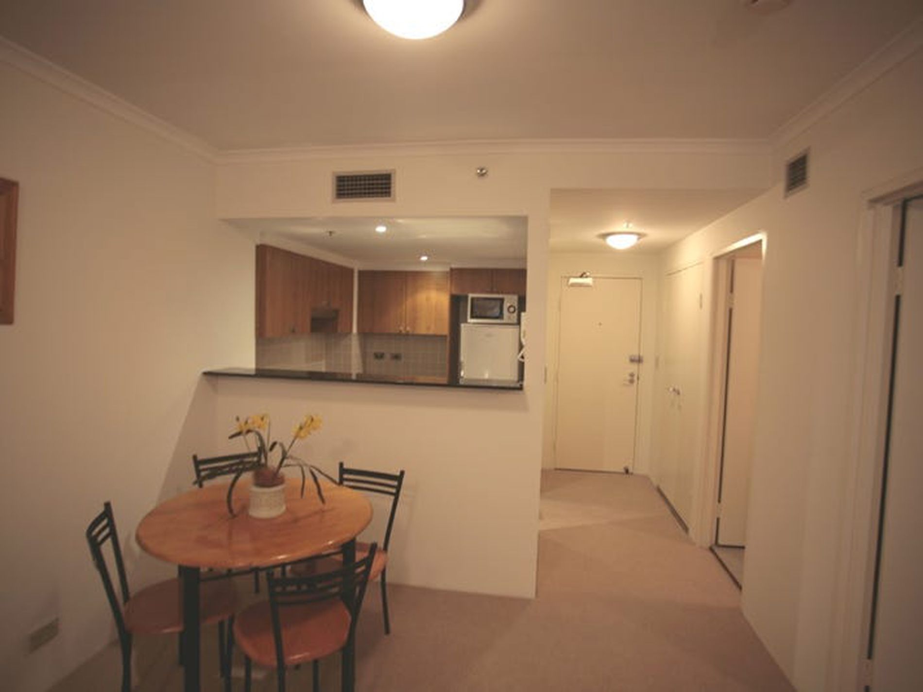 802 / 1 Hosking Place, Sydney