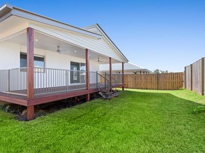 5 Apple Berry Avenue, Coomera