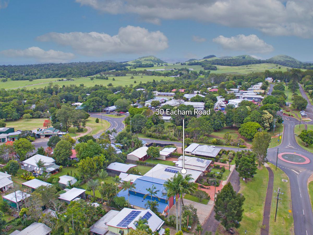 30 Eacham Road, Yungaburra