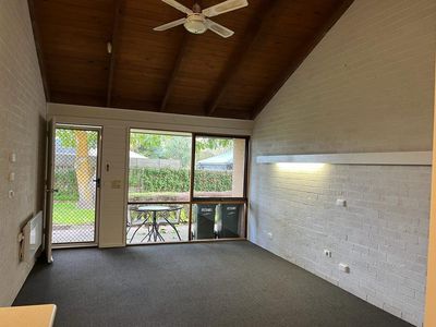 8 / 19 Lake Avenue, Ocean Grove