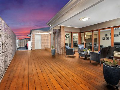 8 Malmesbury Road, Cranbourne North