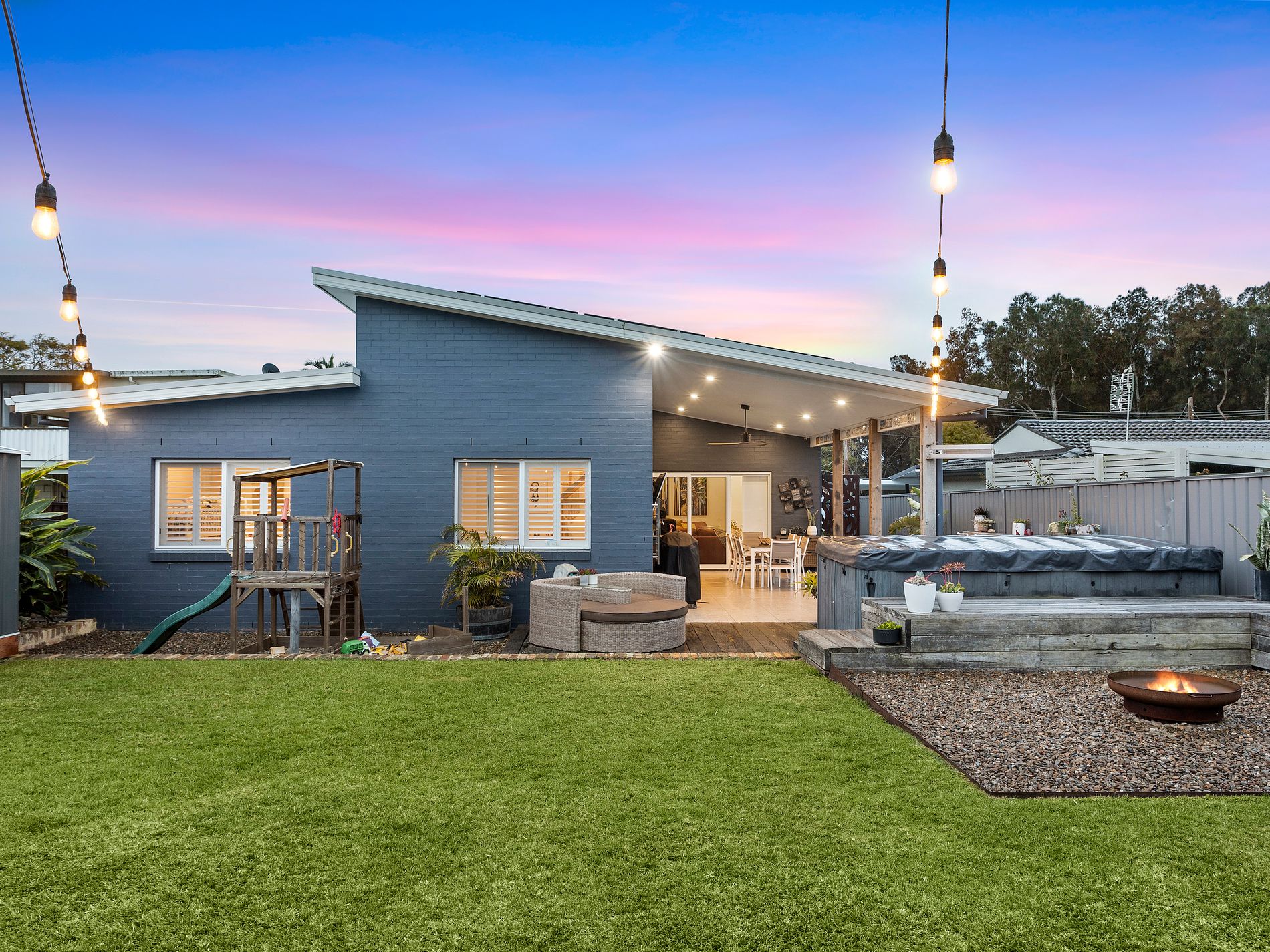 73 Deakin Street, Oak Flats