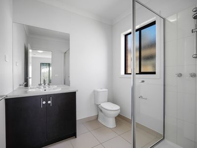 13 Peroomba Drive, Point Cook