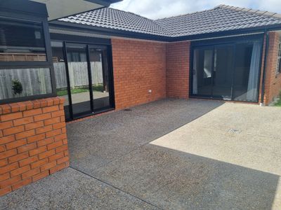 9 Christobel Circle, Huntington