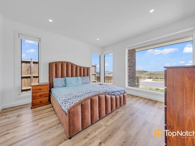 18 Sparrowhawk Drive, Beveridge