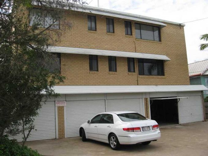 2 / 30 Goonawarra Drive, Mooloolaba