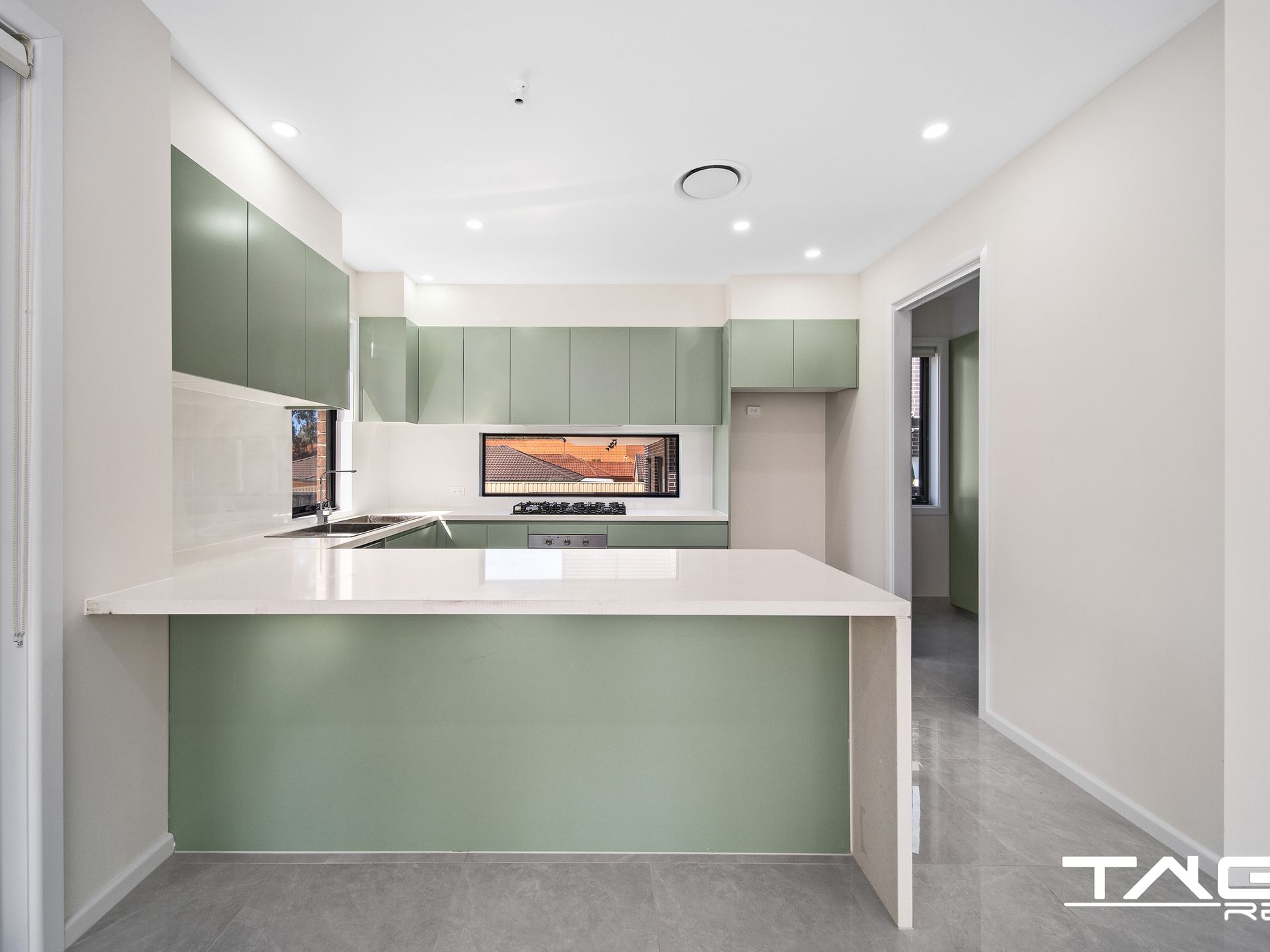 2 / 51 Jamison Road, Kingswood