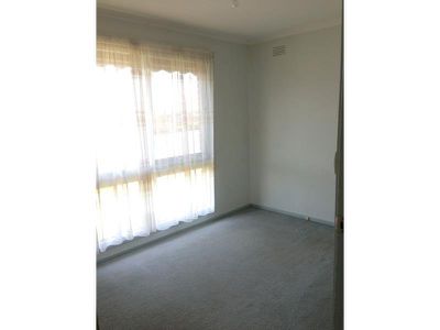 4 / 17 Greaves Street, Werribee