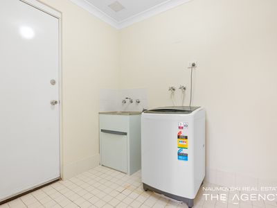 1 / 54 Esperanto Way, Westminster