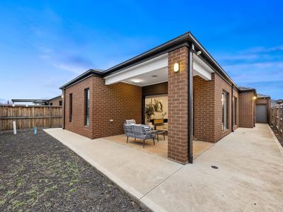 9 Eskdale Street, Werribee