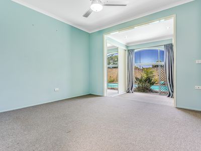 1 Chestnut Drive, Murrumba Downs