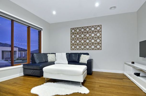 28 Perugia Avenue, Greenvale