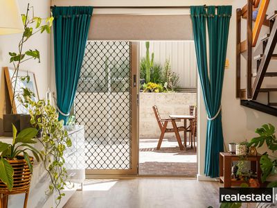 2 / 4 Lawrence Street, Como