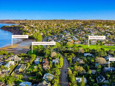 2/962 Beach Road, Torbay