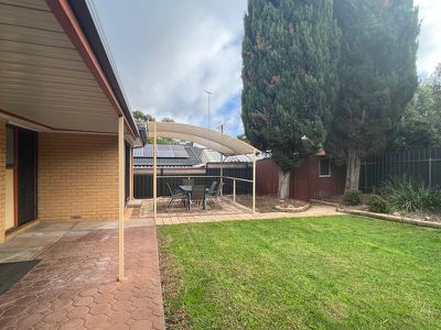 2 Maree Place, Modbury North