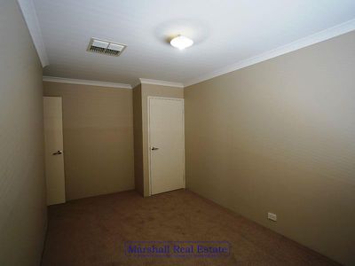 32 Ripplevale Circle, Carramar