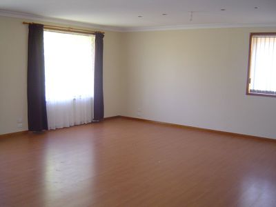 8 Flinders Close, Dubbo